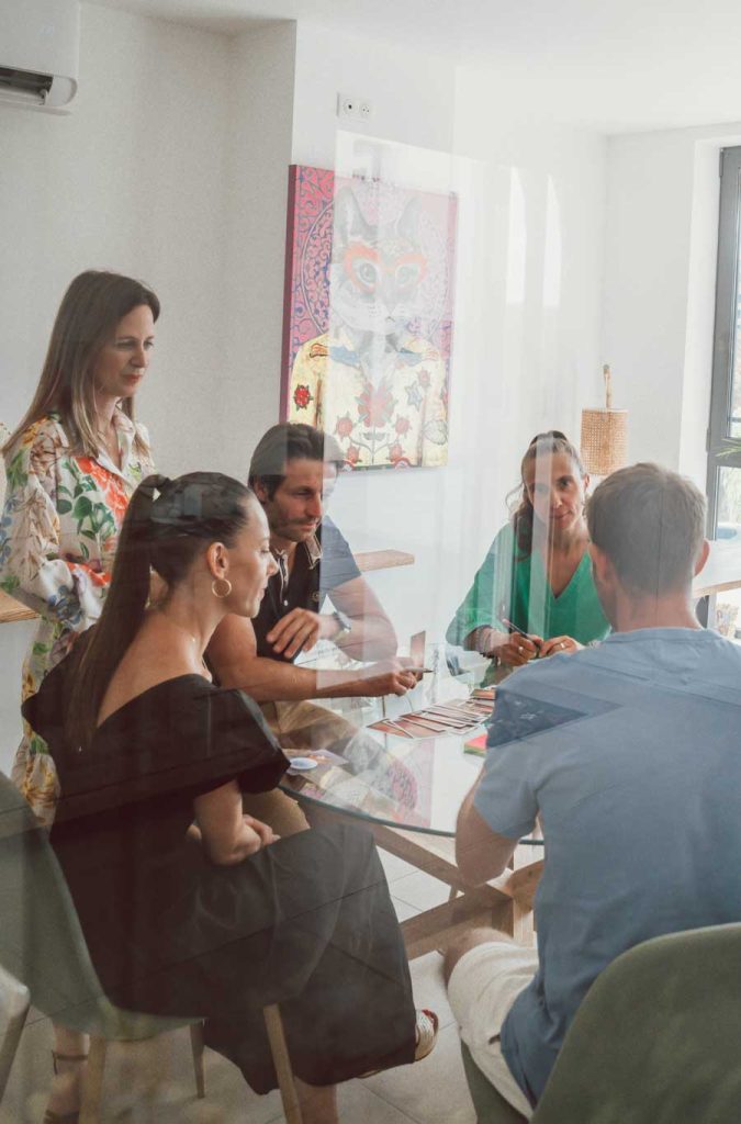 séance d’échange en groupe lors d’un bilan de compétences à Ajaccio